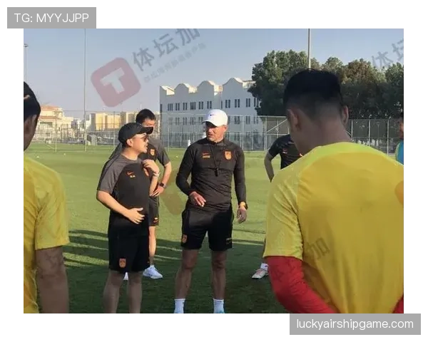 通讯：定位球教练团队在赛后如何通过视频进行总结与调整